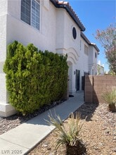 Building Photo - 2760 Stargate St