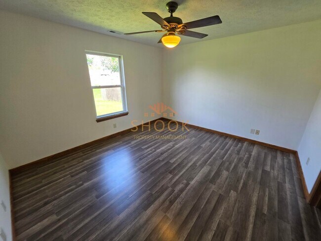 Foto del edificio - 3BR/2BA in East Side Lexington Farms!