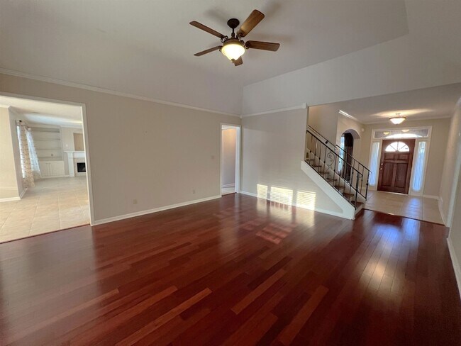 Foto del edificio - 4883 Fox Springs Dr