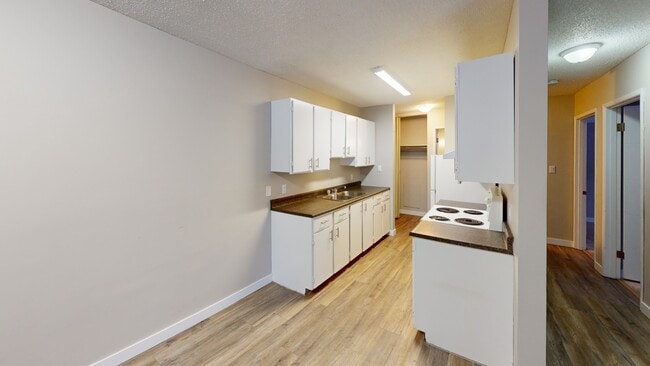 Photo du bâtiment - 10028-10105 105 Ave