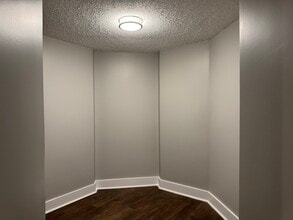 Entry Foyer - Clear Lake Place