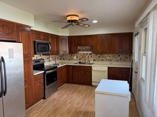 Foto del edificio - 510 Shadywood Ln