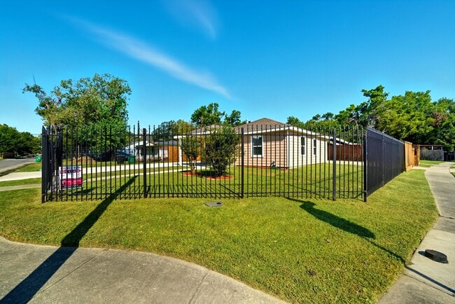 Foto del edificio - 5213 Burma Rd