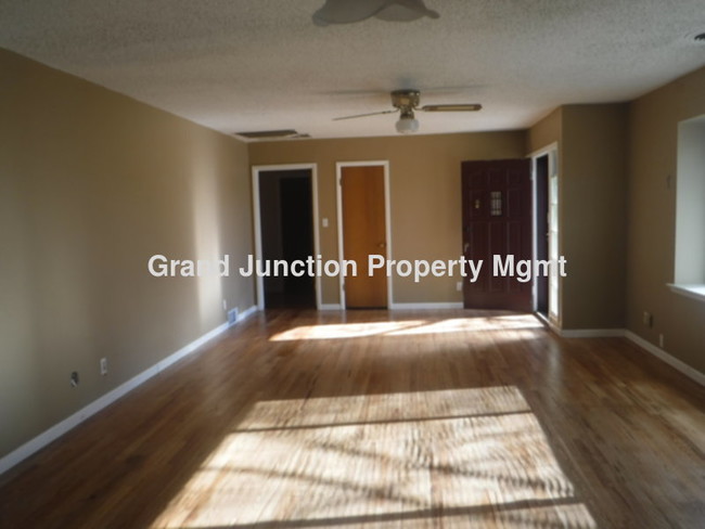 Foto del edificio - DESIRABLE PALISADE HOME, WALKING DISTANCE ...