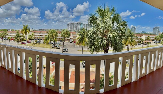 Foto del edificio - 2930 Point East Dr