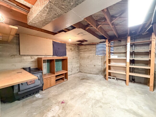 Building Photo - 1333 E 4170 S