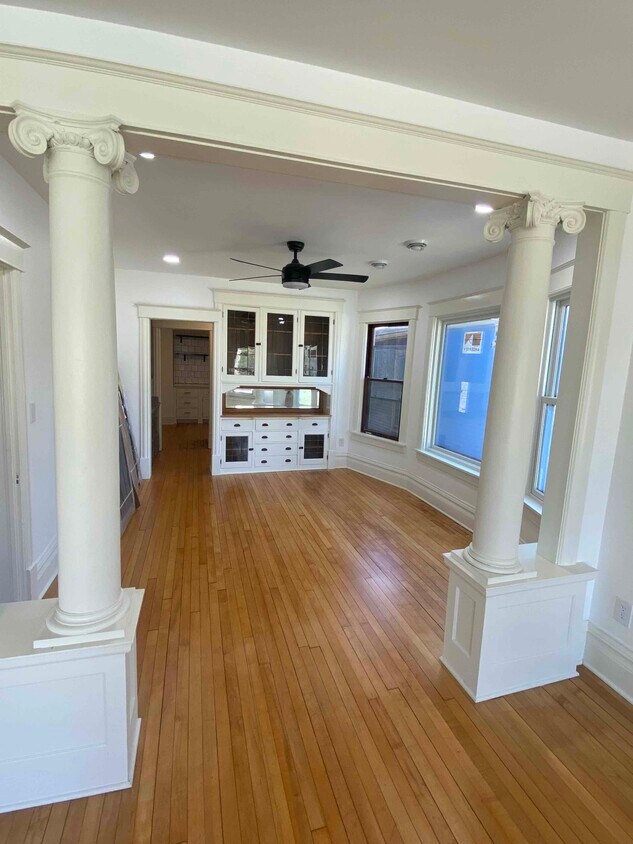 dining room - 1331 E Dayton St
