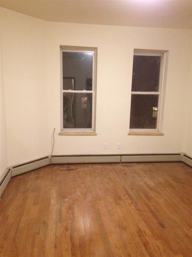 Foto del edificio - 927 Willow Ave
