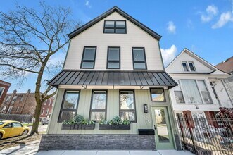 Building Photo - 3701 W Dickens Ave