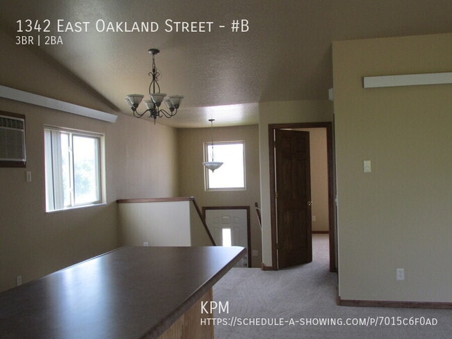 Foto del edificio - 1342 E Oakland St