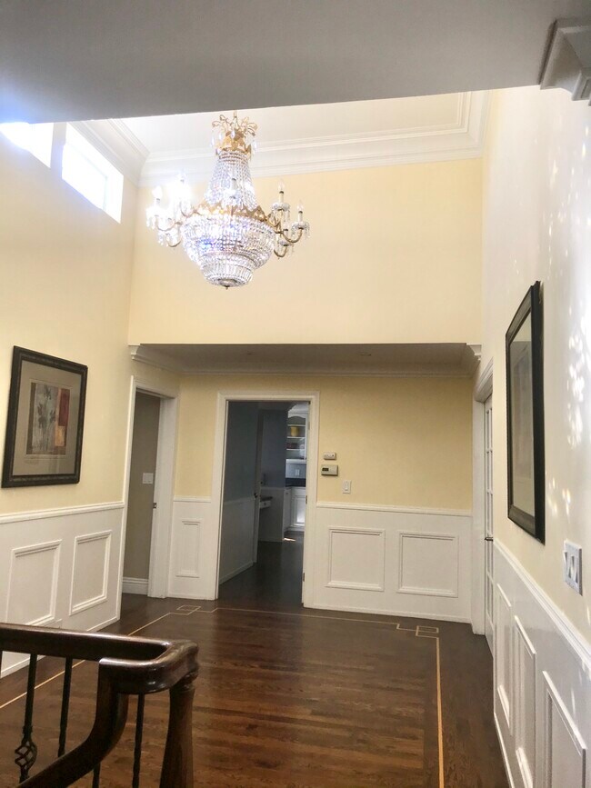 Building Photo - 3790 Red Oak Way