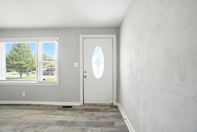 Foto del edificio - 1033 E Leicester Ave