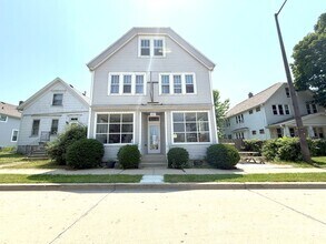 Building Photo - 1411 W Rawson Ave