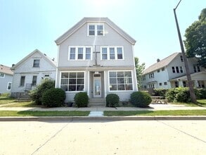Building Photo - 1411 W Rawson Ave