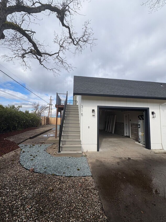 Foto del edificio - 315 N 1st St