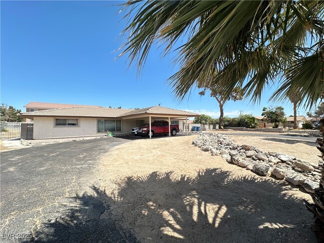 Building Photo - 2186 Gabriel Dr