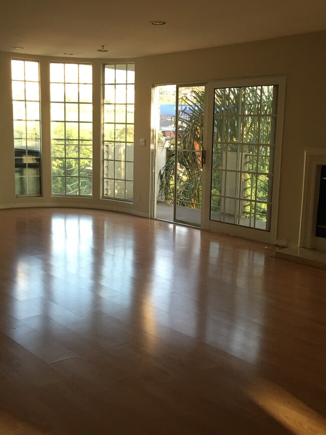 Building Photo - 1817 Selby Ave