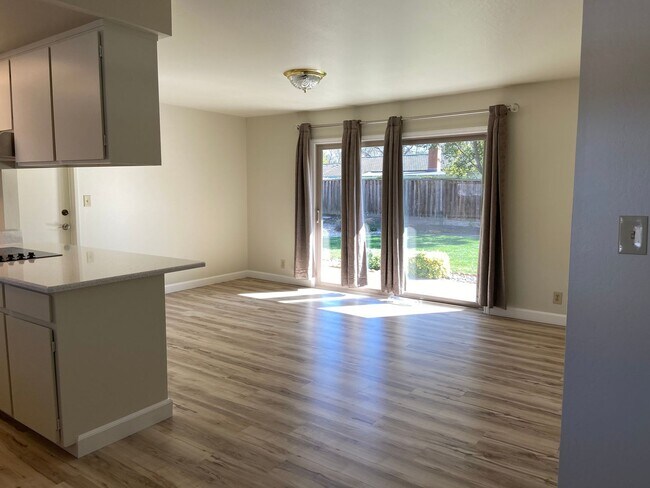Building Photo - Newly Remodeled 3 bed/2 bath plus bonus room home in Walnut Creek