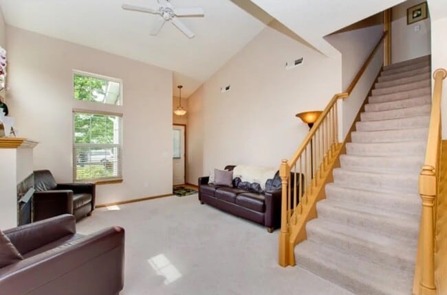 Building Photo - 14 Bridgewater Trl