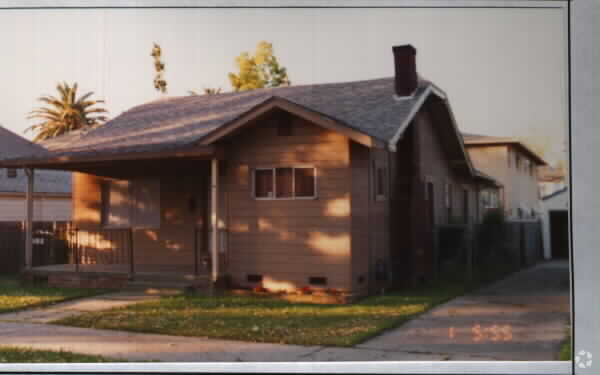Building Photo - 2320 U St