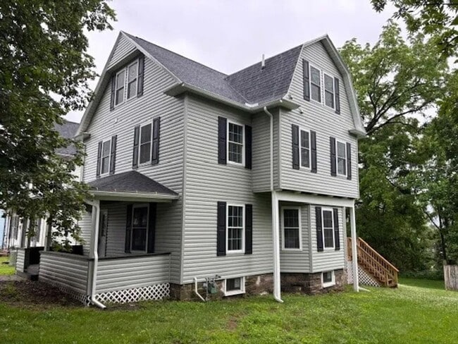 Building Photo - Charming 3-Bedroom Single-Family Home – Ne...