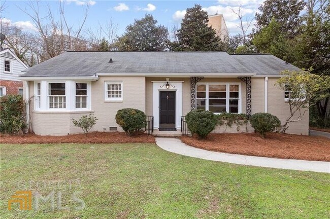 Building Photo - 2041 Fairhaven Cir NE