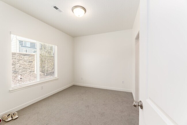 Building Photo - 12996 S Spook Gulch Ct