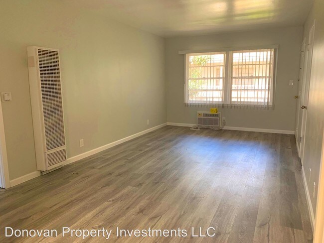 Foto del edificio - 4427 Woodman Ave