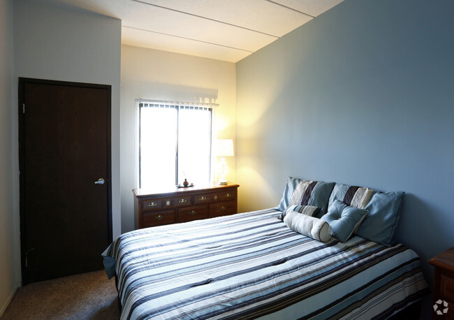 Foto del diseño de interior - Highland Towers - Senior Living 55+