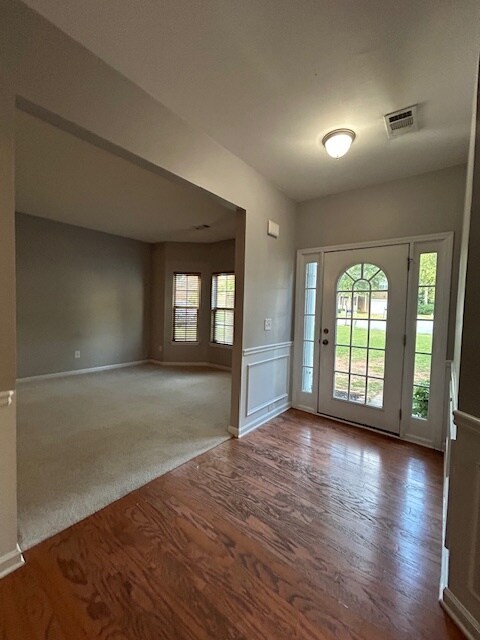 Building Photo - 1305 Red Cedar Trl