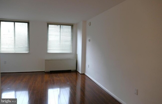 Building Photo - 801 N Pitt St