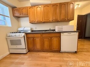 Building Photo - 1555 Beacon St