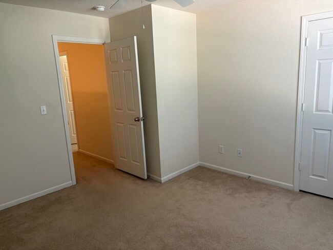 Building Photo - 845 Woodside Creek Dr