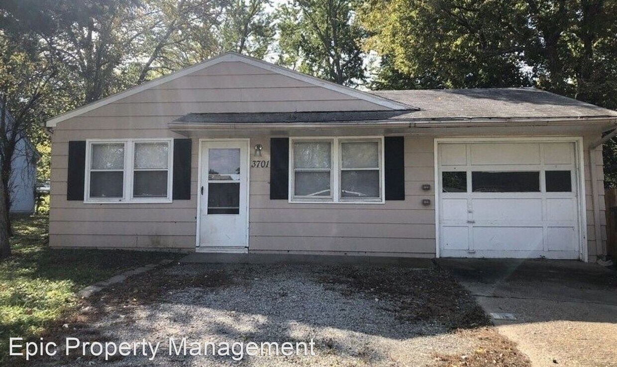 Primary Photo - 3 br, 1 bath House - 3701 SW 38TH ST