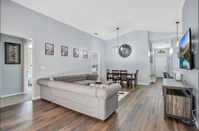 Foto del edificio - 838 Sandy Ridge Dr