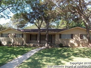 Building Photo - 801 Timber Dr