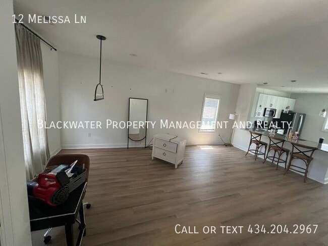 Photo - 12 Melissa Ln House