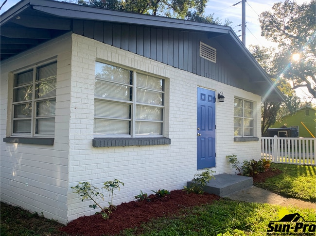 Building Photo - 723 Madison Ave