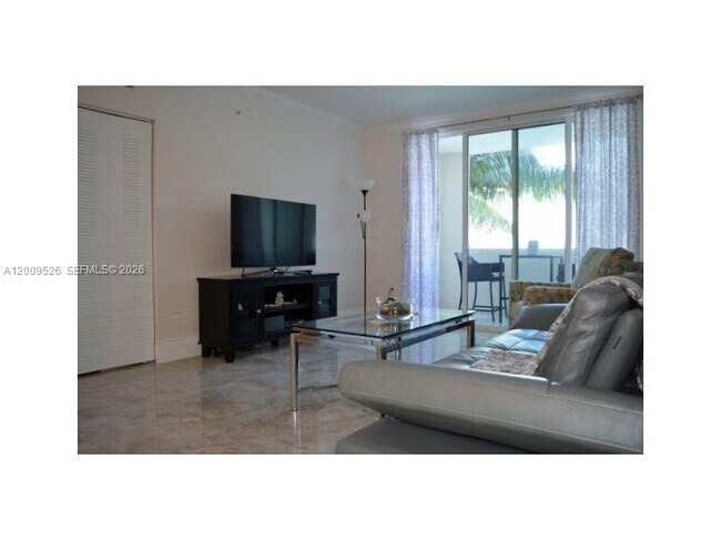Foto del edificio - 17100 N Bay Rd