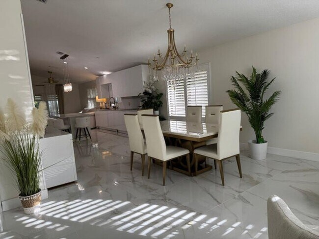 Foto del edificio - 544 NW 38th Ave