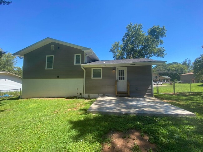 Foto del edificio - 3607 Oakdale Cir NW