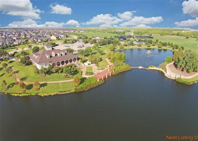 Foto del edificio - 28226 Chalet Park Dr