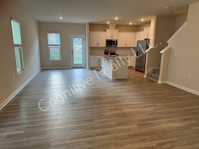 Foto del edificio - 857 McKenzie Pk Ter