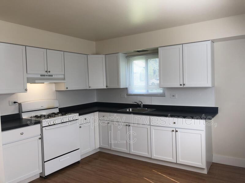 Primary Photo - 620 W Hillside Dr