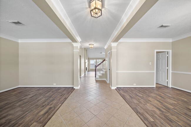 Building Photo - 19335 Lincoln Heights Ln