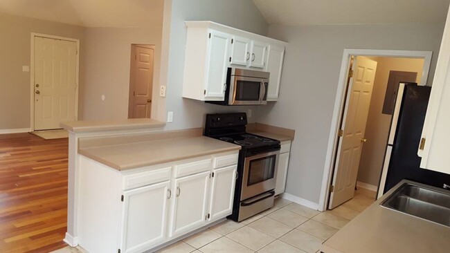 Building Photo - 71259 Shady Lake Dr