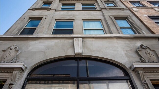 Foto del edificio - 221 Elizabeth St
