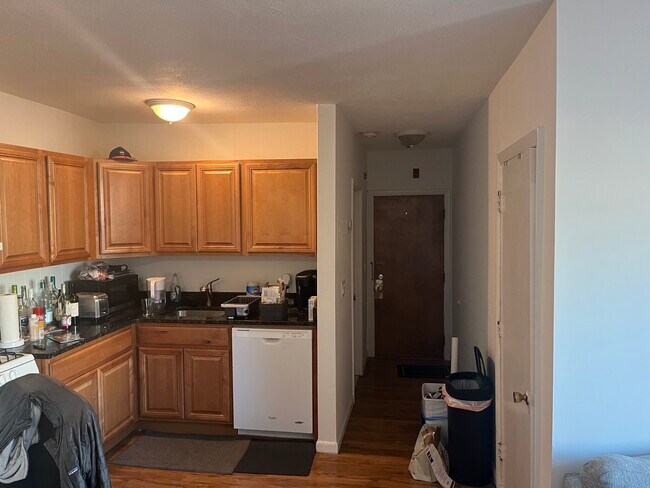 Foto del edificio - 145 Endicott St