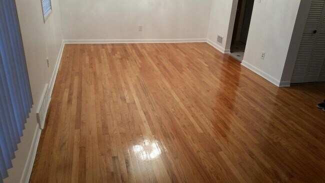 Foto del edificio - 6849 Country Ln
