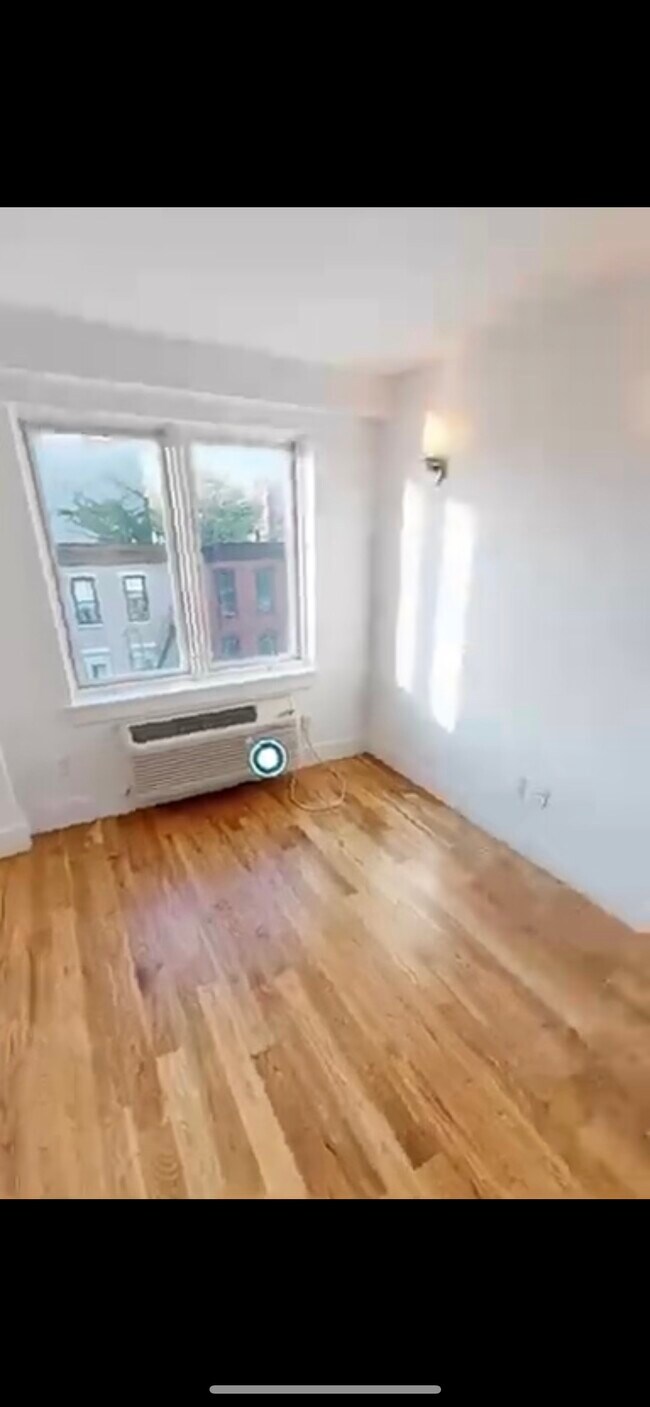 Building Photo - 588 Myrtle Ave